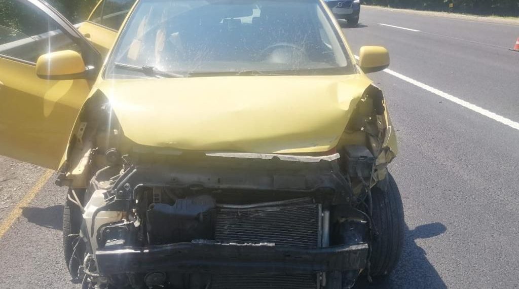 На Кубани Kia врезался в ограждение: пострадала 10-летняя девочка