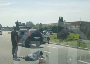 В Адлере автомобиль сбил мужчину