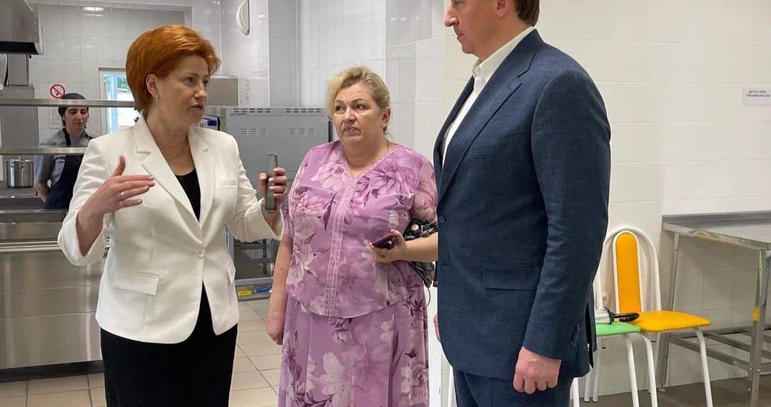 Копайгородский проверил организацию питания в школьных лагерях