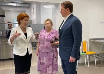 Копайгородский проверил организацию питания в школьных лагерях