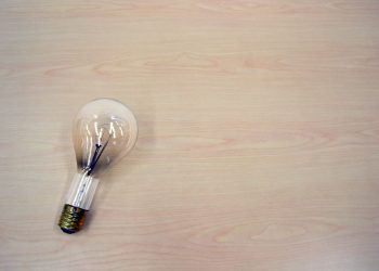 В Краснодаре еще семь улиц остались без света