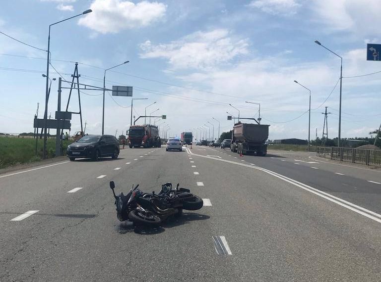 В Абинском районе Краснодарского края в ДТП погиб 38-летний мотоциклист