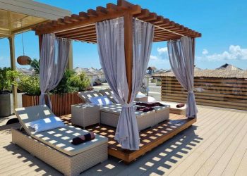 Золотой отдых: в Сочи появился пляж как на Бали