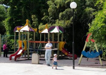 В Сочи благоустраивают сквер Фестивальный