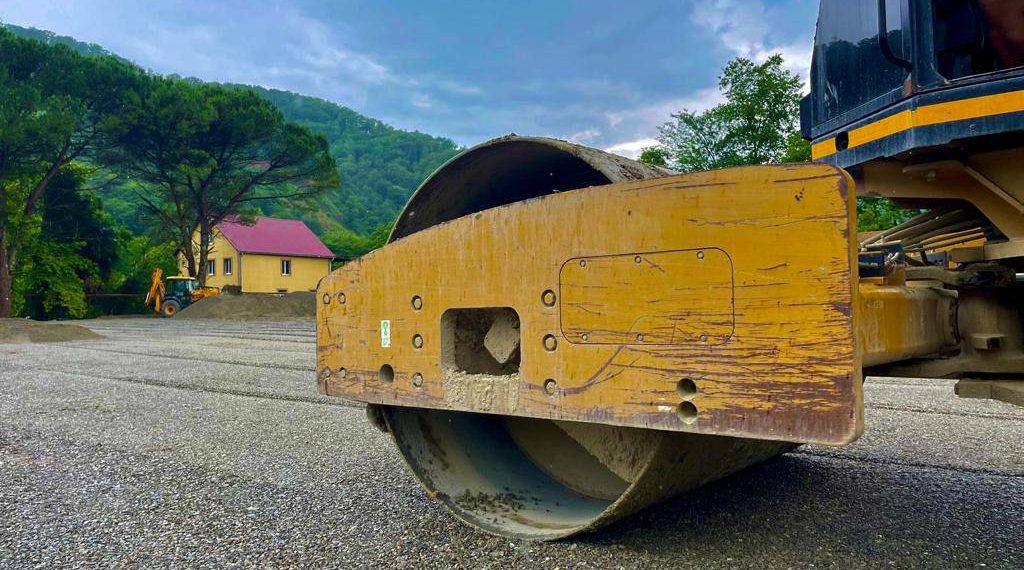 В сочинской Волковке благоустраивают стадион школы № 81