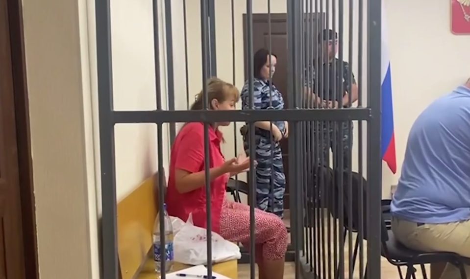 В Сочи жительницу Краснодара арестовали за дискредитацию ВС РФ