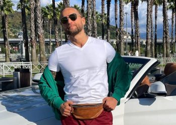 «Состав не знаю, но помогает от всего»: мать Лютого, обвиняемого в убийстве сына в Сочи, продает его травы