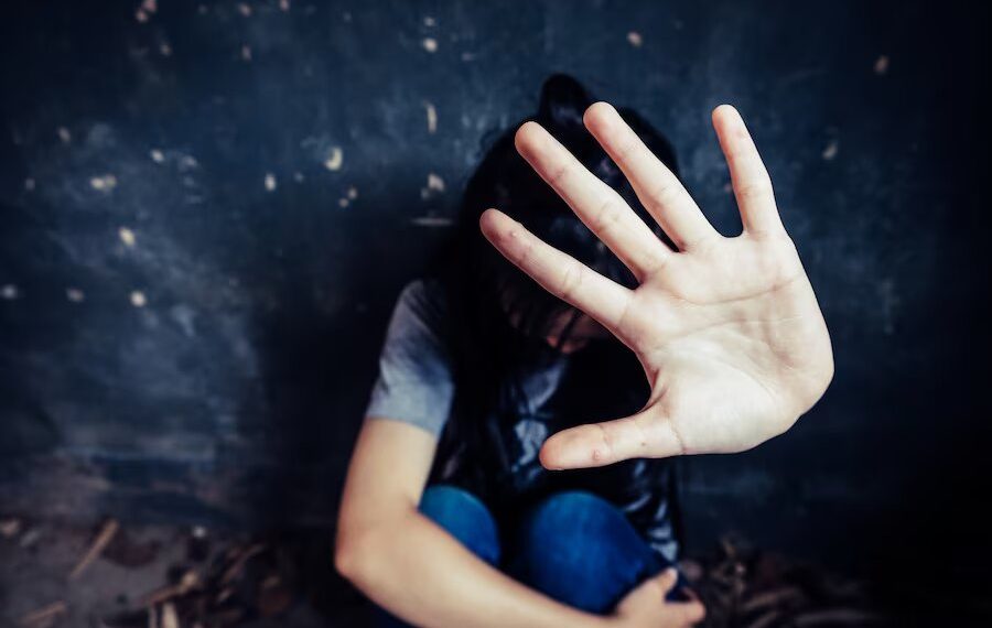 В Сочи мужчина нанес 15 смертельных ударов ремнем по 7-летней дочери сожительницы