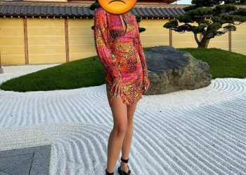 В Японском саду в парке «Краснодар» девушка затоптала расчесанный песок ради красивой фотографии