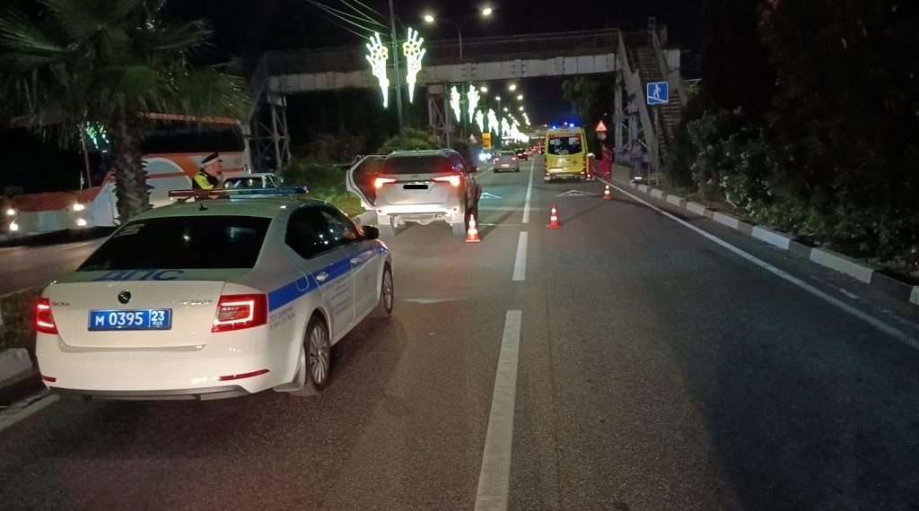 В Сочи женщина на иномарке сбила мужчину