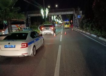 В Сочи женщина на иномарке сбила мужчину