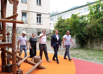 Копайгородский оценил ход модернизации школ Адлерского района