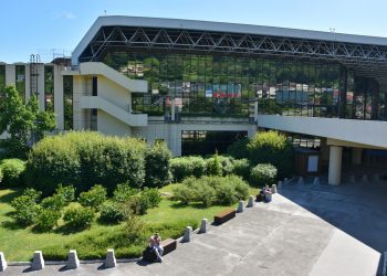 Рейсы в Тюмень и Пермь задержаны в аэропорту Сочи из-за непогоды