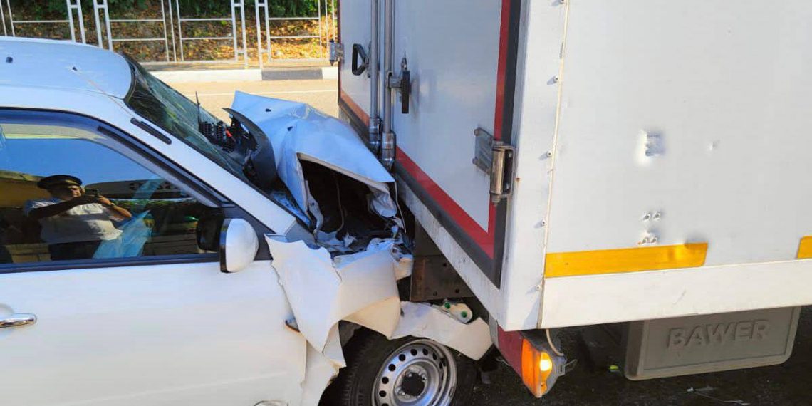 На трассе в Сочи в столкновении двух автомобилей пострадал 13-летний ребенок