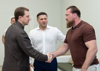 Копайгородский встретился с тремя чемпионами по боксу