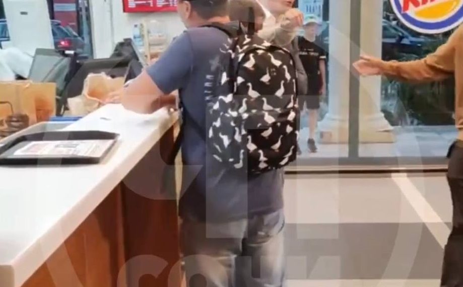 Мужчина устроил погром в ресторане в Сочи