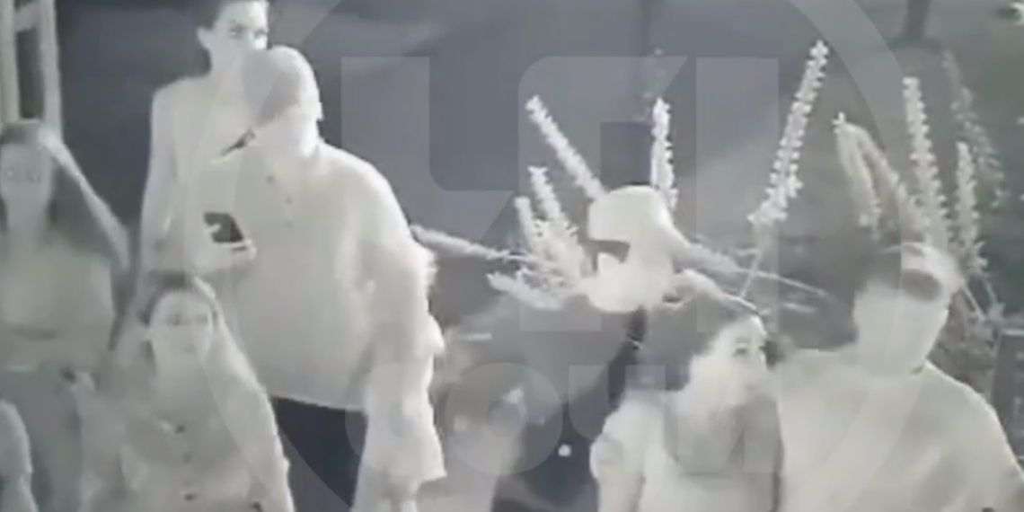 В центре Сочи электросамокатчик на пешеходном переходе сбил беременную женщину