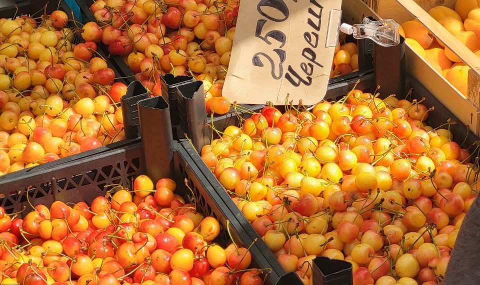 «Одни перекупы, антисанитария, вонь»: обзор продукции на ярмарках Краснодара