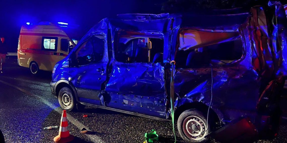 В ДТП с фурой и микроавтобусом в Сочи погиб человек, и трое пострадали