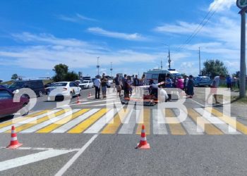 На Кубани мотоциклист сбил четверых пешеходов: пять человек в больнице