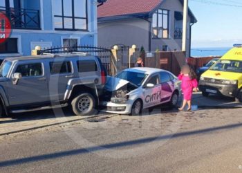 В Сочи пьяная таксистка устроила ДТП и попала в больницу