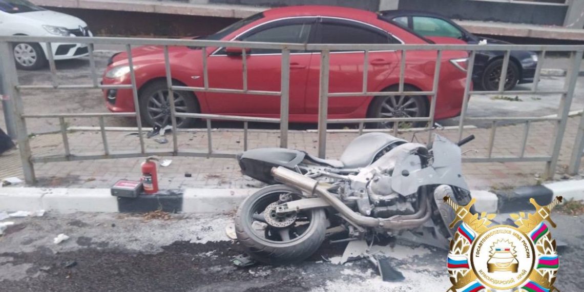 В ДТП с мотоциклом в Новороссийске пострадали два человека
