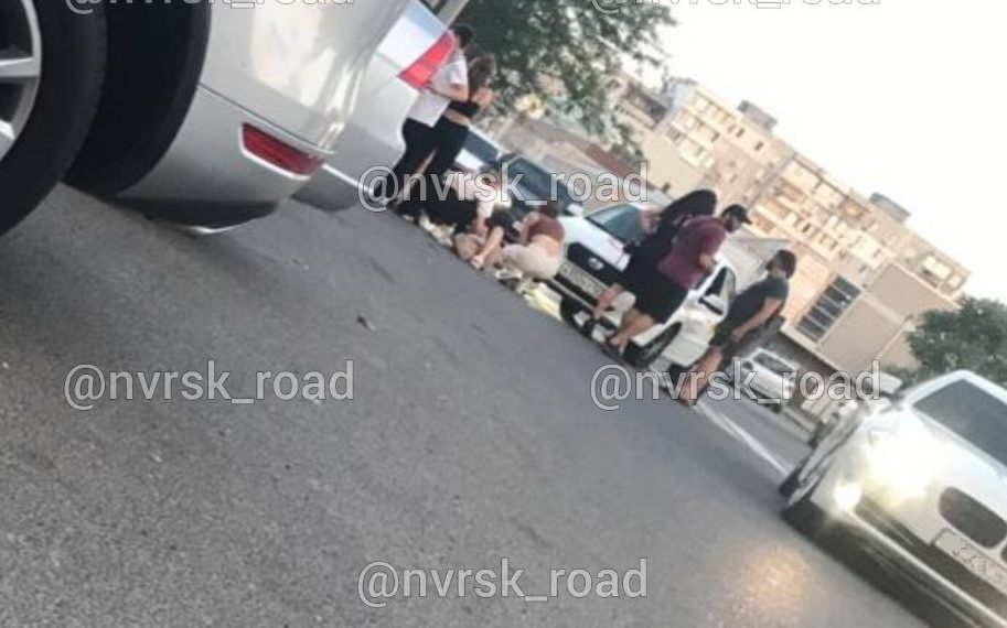 В Новороссийске легковушка сбила девочку на самокате