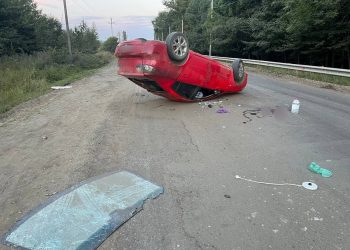 На Кубани женщина опрокинулась на иномарке и попала в больницу