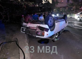 В Сочи опрокинувшийся ВАЗ насмерть сбил женщину
