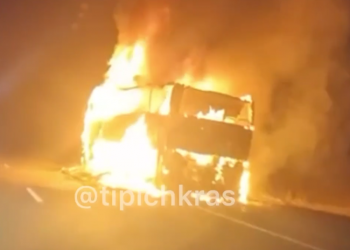 В ночь на 30 июля в Темрюкском районе Кубани на трассе сгорел двухэтажный автобус