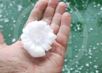 В Сочи выпал град величиной с куриное яйцо