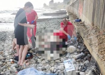 Во время пятничного шторма в море Сочи погибла девушка