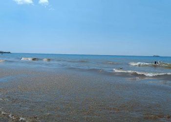 В Сириусе ребенка унесло в море