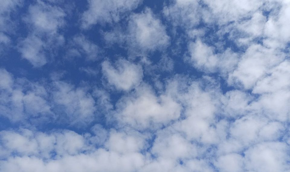 Громкий звук в Туапсе объяснили преодолением самолетом звукового барьера