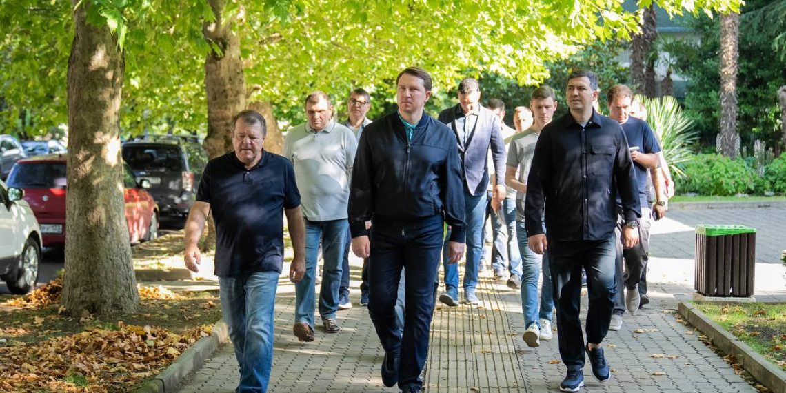 Копайгородский провел обход улиц в Адлерском районе Сочи