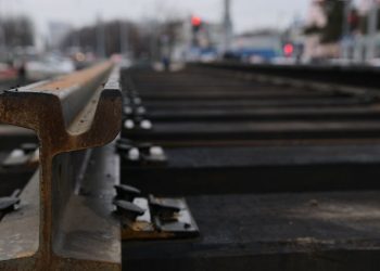 Из-за скопления воды в Краснодаре остановились четыре трамвая