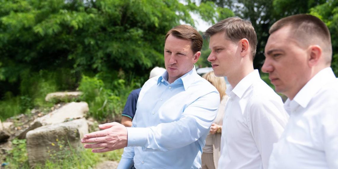 Копайгородский осмотрел Хлудовский ручей в районе переулка Виноградного