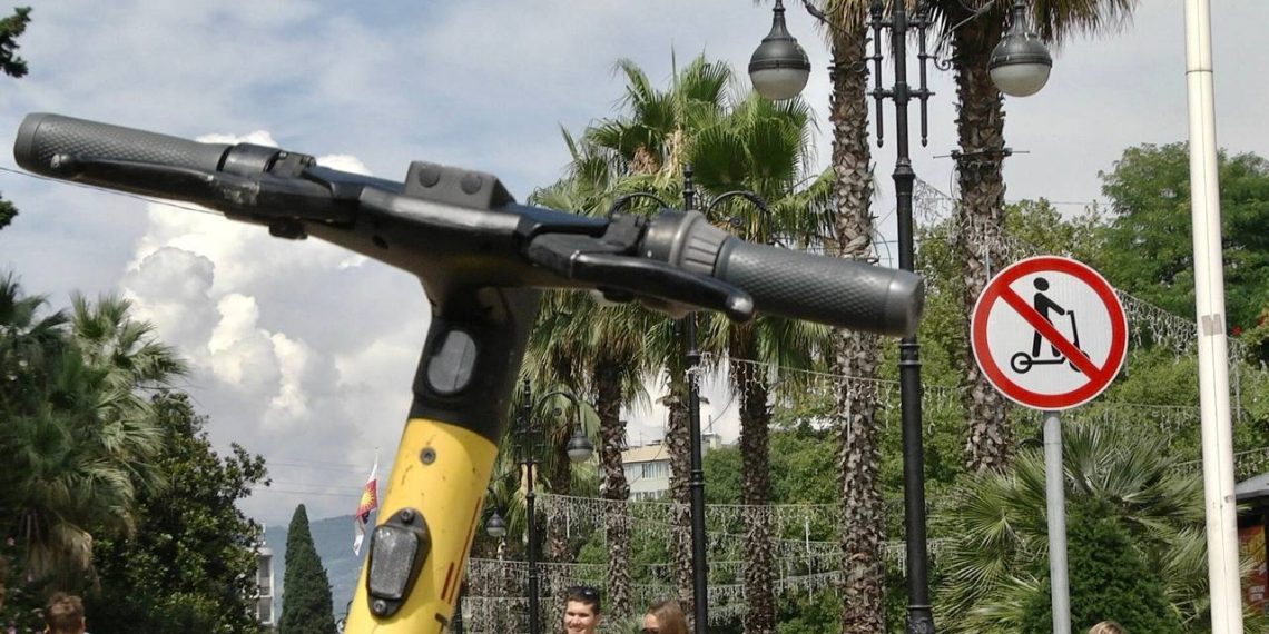 В Сочи увеличат число зон, где будет запрещена езда на электросамокатах