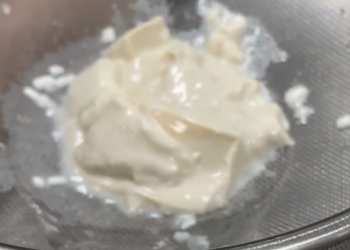 Краснодарец в пачке молока обнаружил кусок “сметаны”