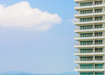 Квартиры в новостройках Сочи с начала года стали покупать чаще более чем на 40%