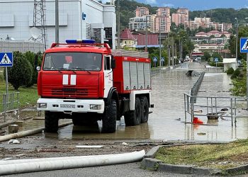 Поселок Мирный в Сириусе почти полностью освободили от воды
