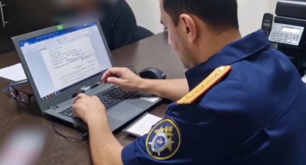 В поселке Сочи мужчина из-за ревности убил жену