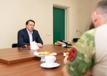 Копайгородский встретился с участником СВО Давидом Федоровым и его семьей