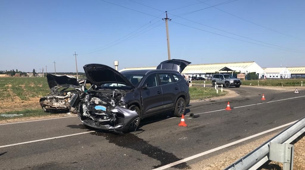 В ДТП на Кубани погибла женщина и пострадал мужчина
