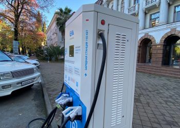 «Россети Кубань» подключила 15 новых электрозаправок в Сочи