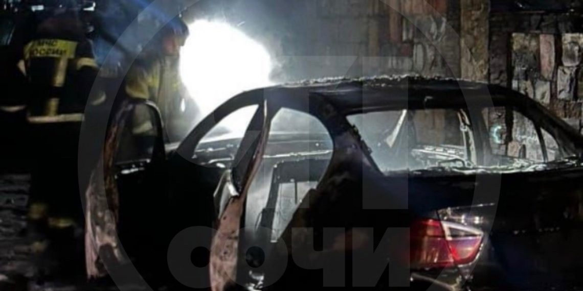 Сочинец лишился иномарки во время ее ремонта