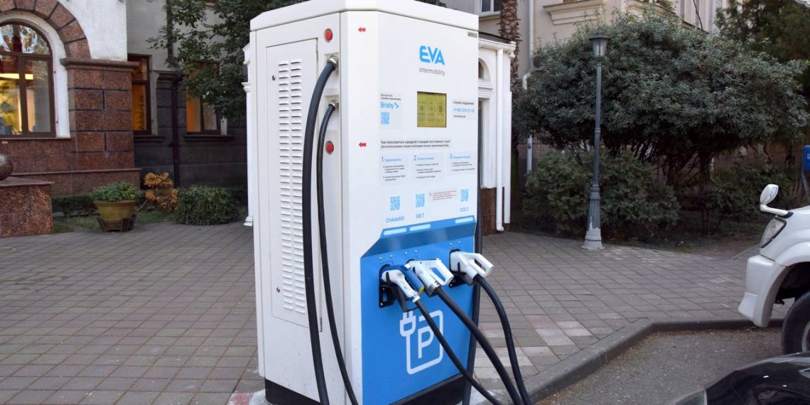 В Сочи установят 16 электрозаправочных станций