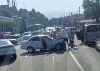 В ДТП в Адлерском районе Сочи пострадали два человека