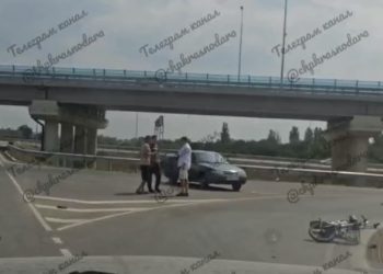 Под Анапой водитель мопеда врезался в BMW и погиб