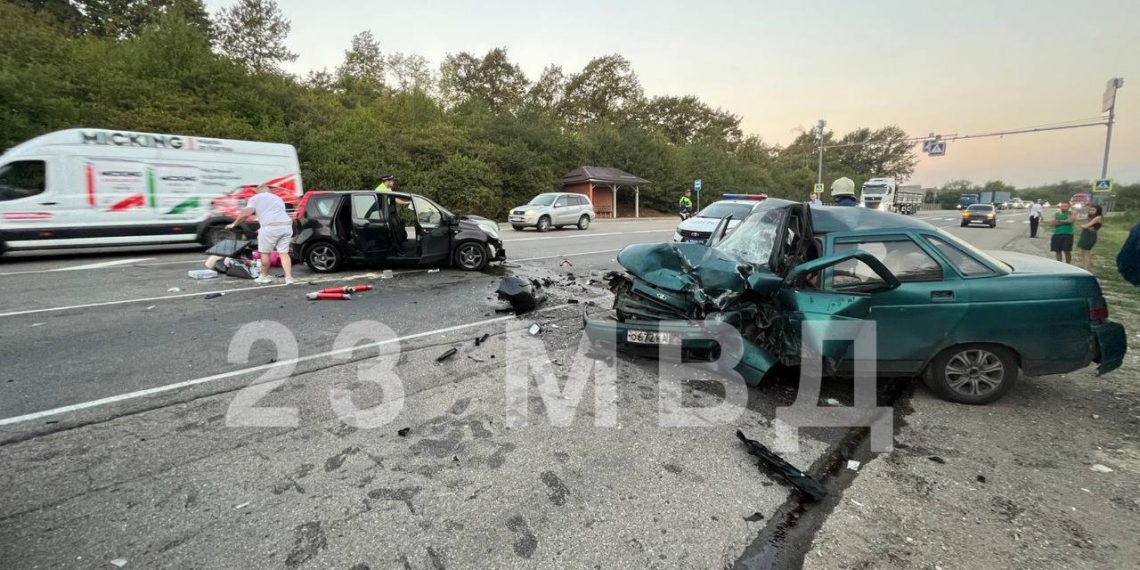 На Кубани жительница Москвы устроила ДТП с двумя погибшими